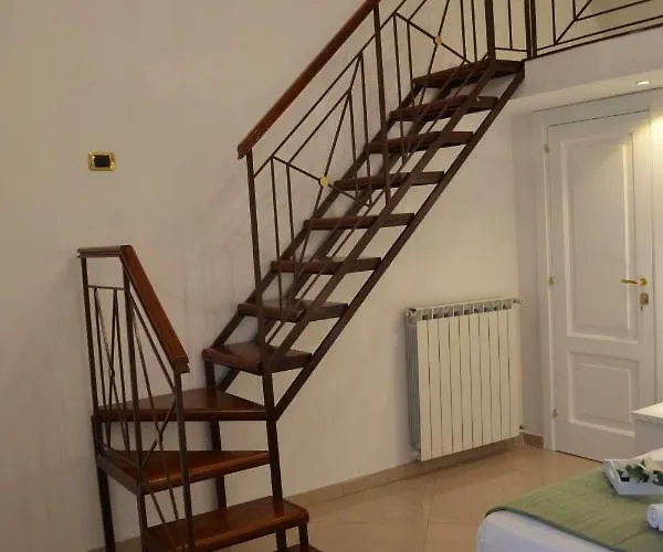 בית נופש Dimora Real Maria נאפולי